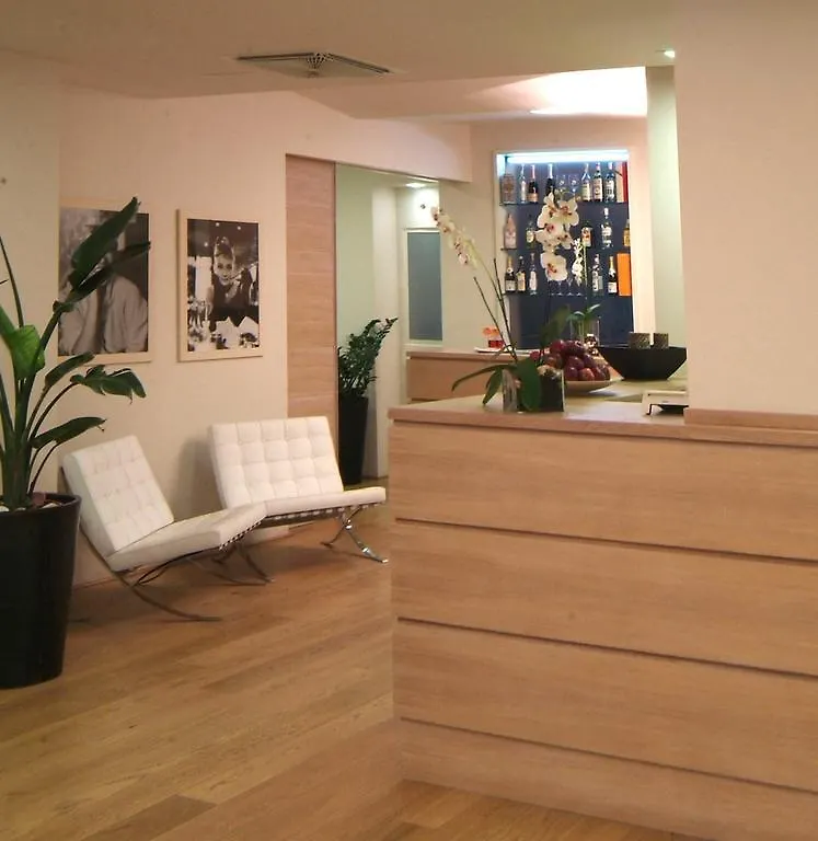 ***  Hotel Touring Pisa Olaszország